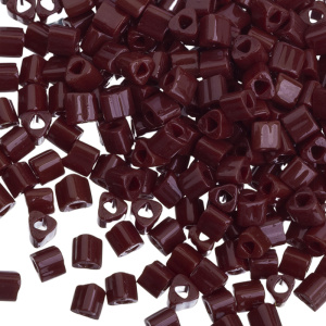 Бисер TOHO Triangle 8/0 непрозрачный, коричневый (#46), 10 г