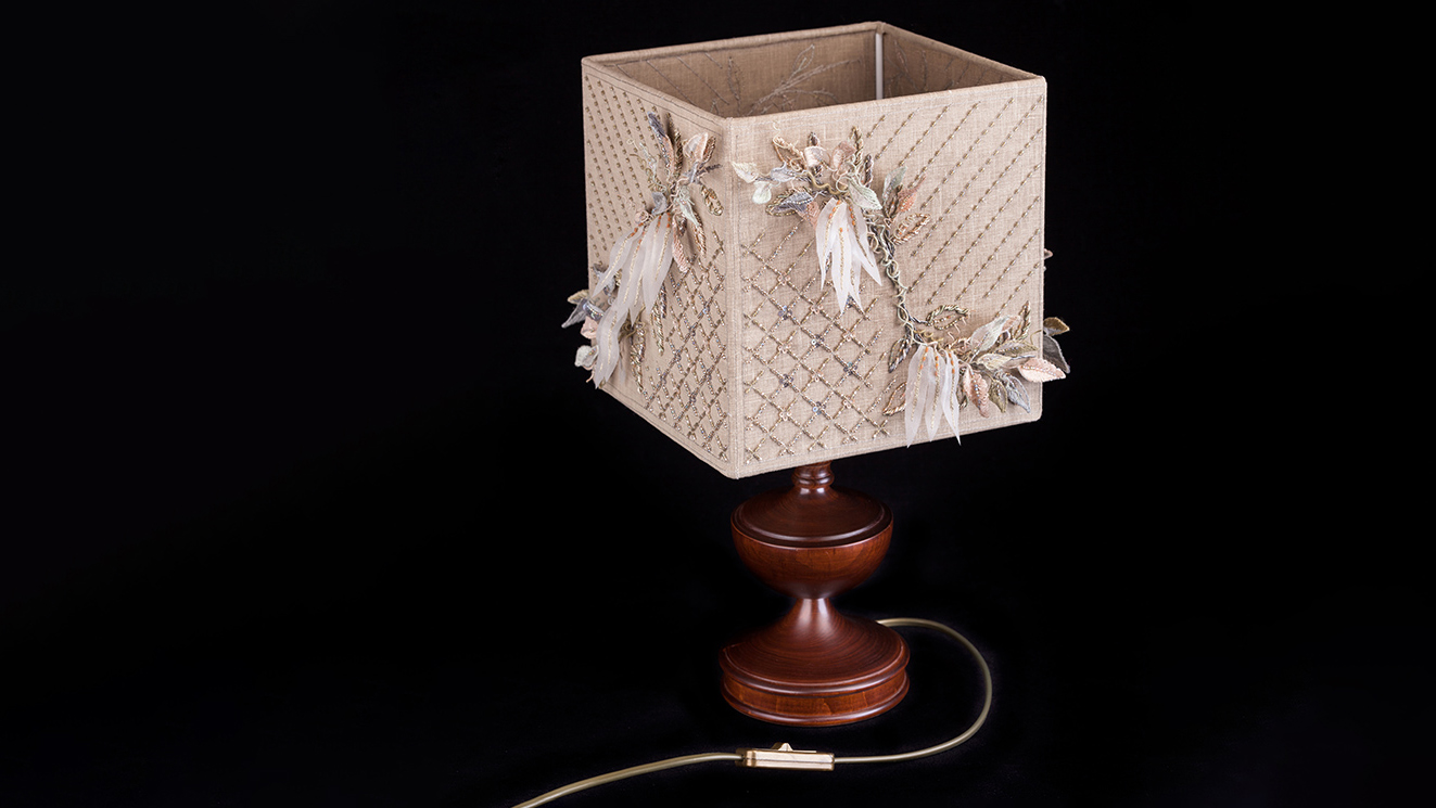 Курс по изготовлению настольного торшера с кутюрной вышивкой 