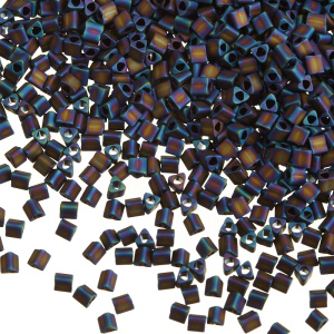 Бисер TOHO Triangle 11/0 матовый, радужный, пурпурный (#615), 10 г