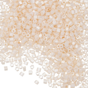 Бисер TOHO шестиугольный 15/0, непрозрачный глянцевый, Light Beige (#123), 4,5 г